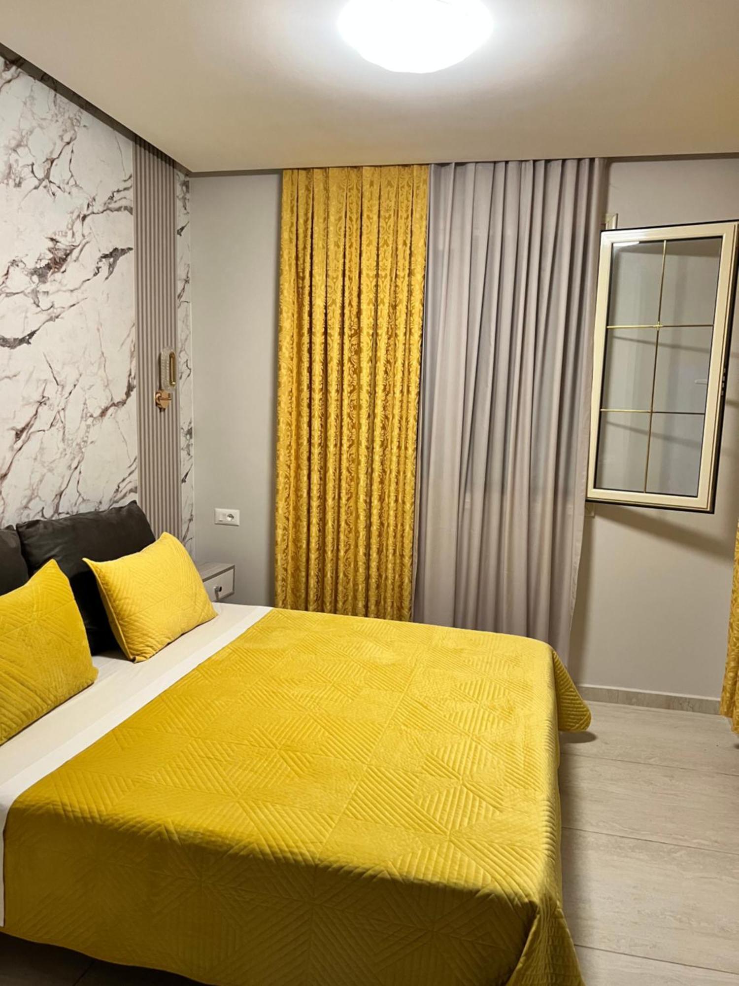 Lyden Hotel Golem  Extérieur photo